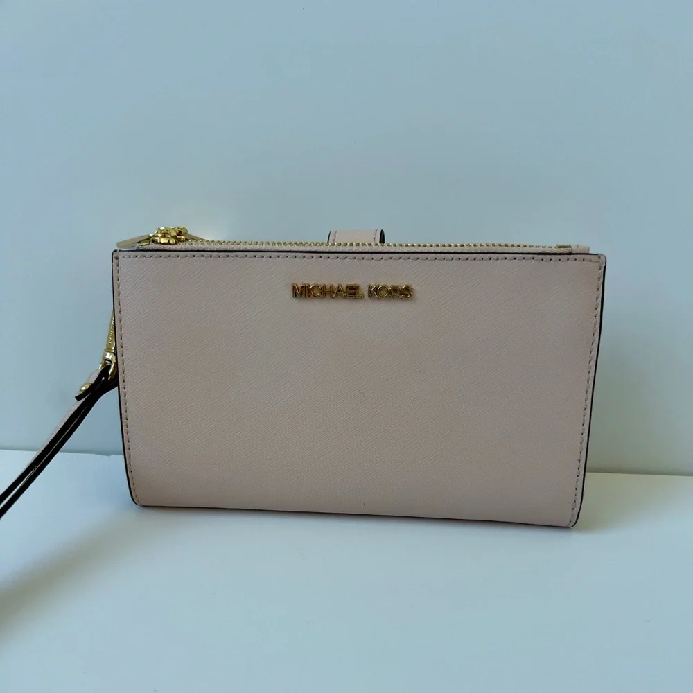 Michael Kors Blush Leather Wristlet
